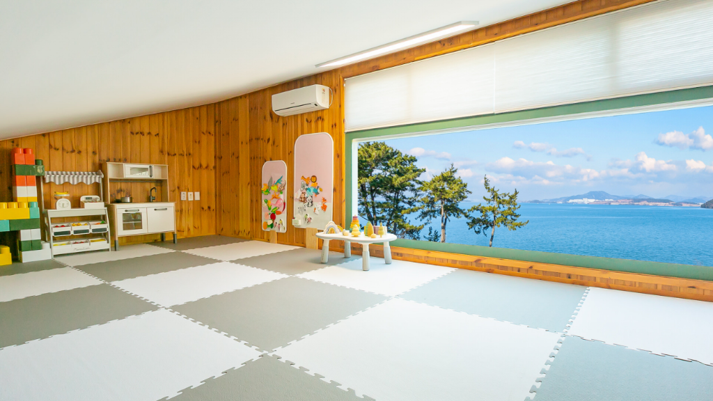 Yeosu Hi Mom Kids Family Pension Black