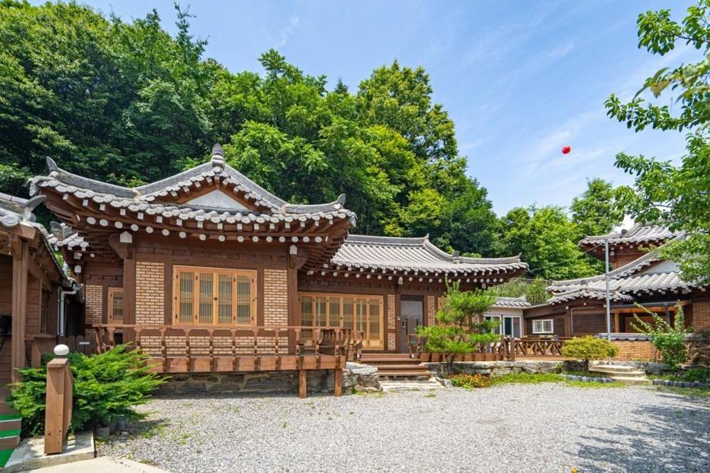 용인 예직 한옥 펜션 호텔 솔직 후기 | 4.5성급 숙소 🌟 post thumbnail image
