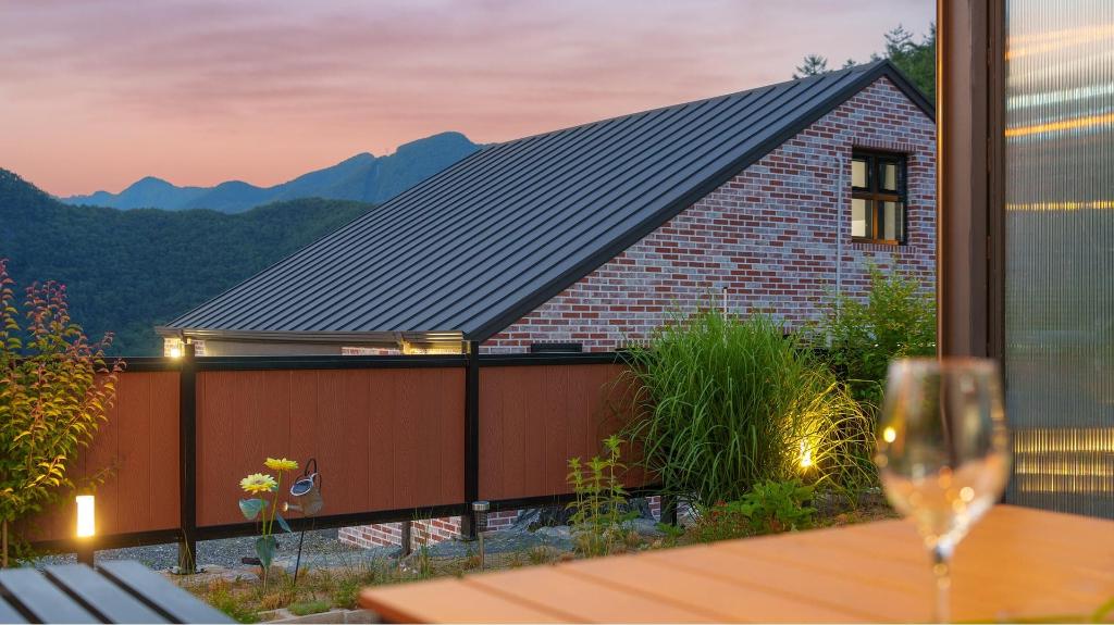 Danyang Dandelion Pool Villa