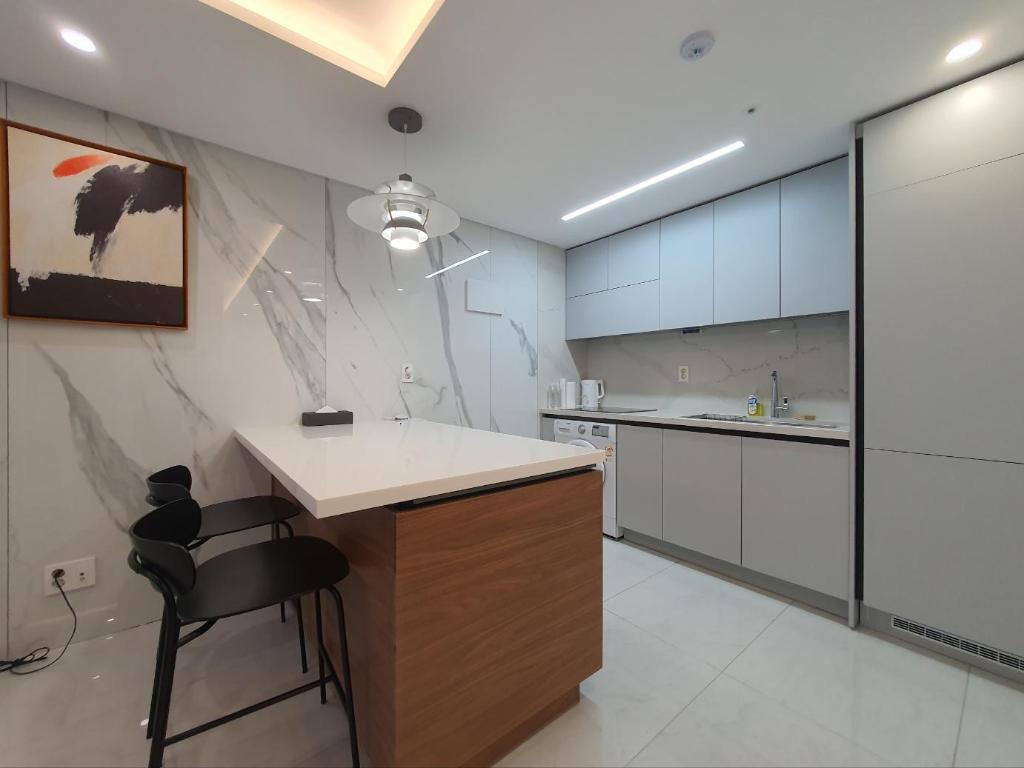 강남의 아파트먼트 (50m², 침실 1개, 프라이빗 욕실 1개)