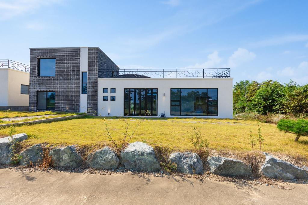 울진 후포면의 프라이빗 하우스 (89m², 침실 2개, 프라이빗 욕실 2개) 호텔 솔직 후기 | 0성급 숙소 🌟 post thumbnail image