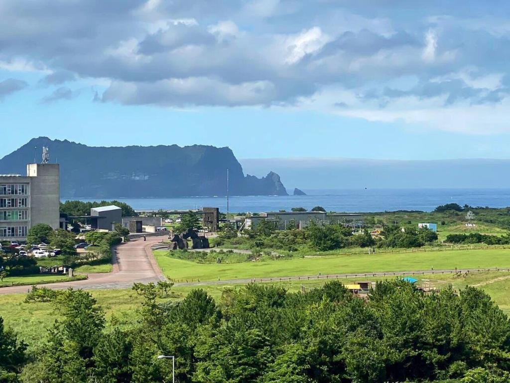 주 여행 추천 숙소 | 성산의 아파트먼트 (135m², 침실 2개, 프라이빗 욕실 2개) 호텔 리뷰 ✨ post thumbnail image