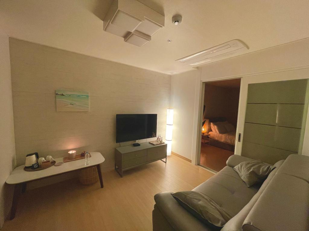 남구의 아파트먼트 (70m², 침실 1개, 프라이빗 욕실 1개)