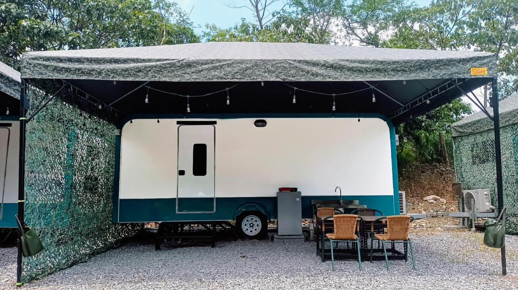 Bay East Sunrise Camping Car