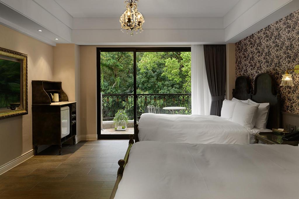 Grasse Grace Manor