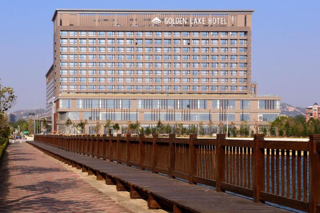 Golden Lake Hotel