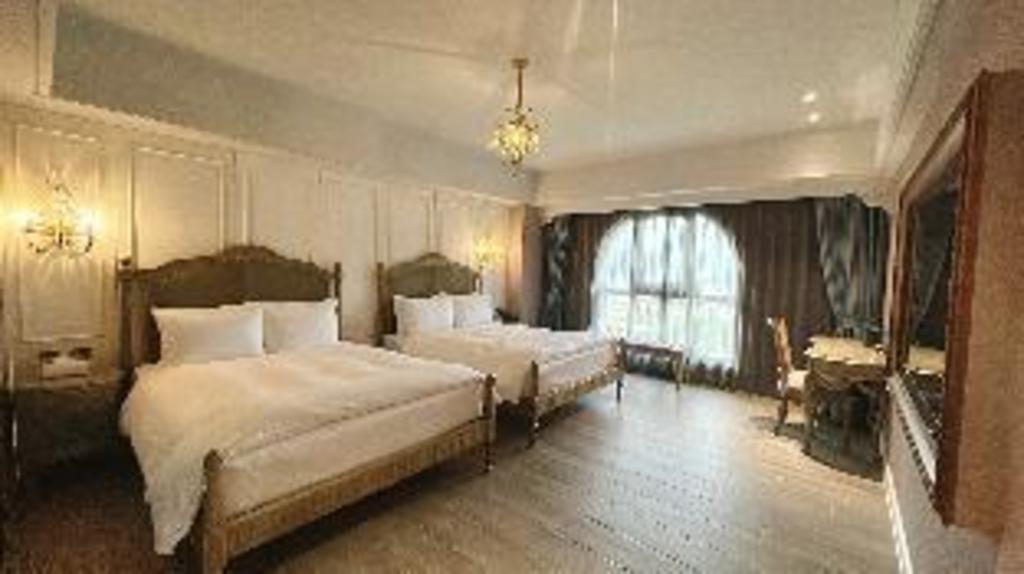 Grasse Grace Manor