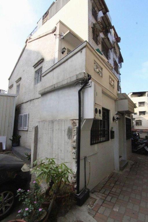 Tainan Travel Inn (南築雅室開山館)