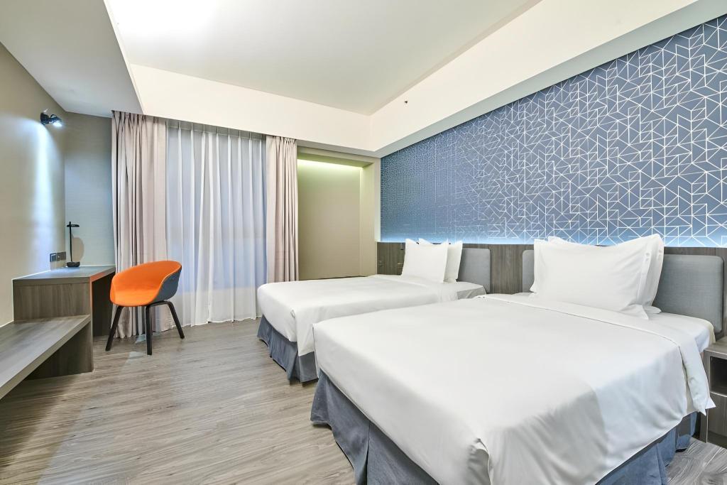 Holiday Inn Express Kaohsiung Love River
