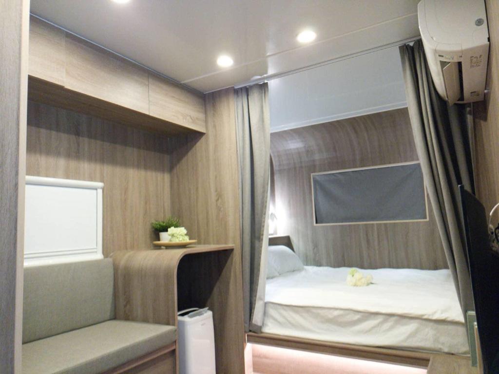 Bay East Sunrise Camping Car