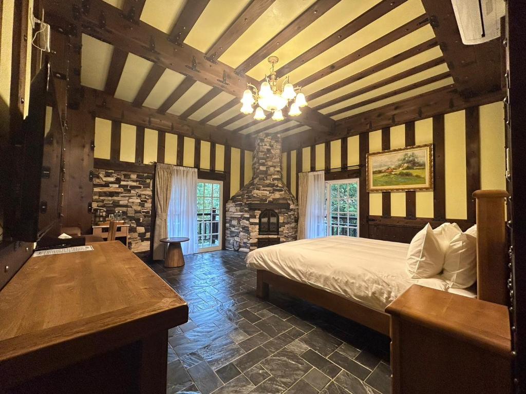 Senboard Manor