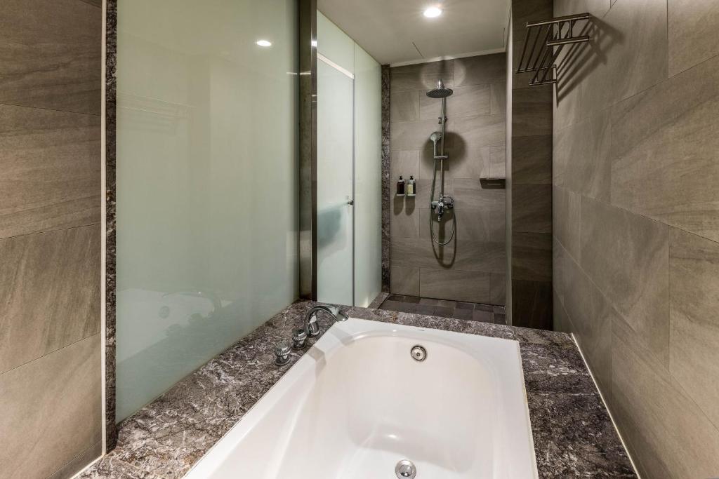 Hsin Hotel