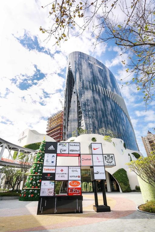 AJ Hotel
