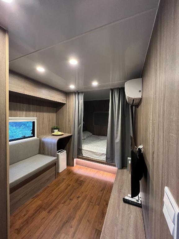 Bay East Sunrise Camping Car
